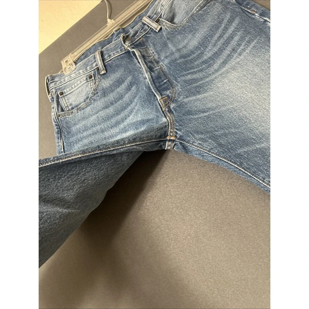 Levi's 501 Original Fit Men's Jeans Button Fly Sz 32 X 29